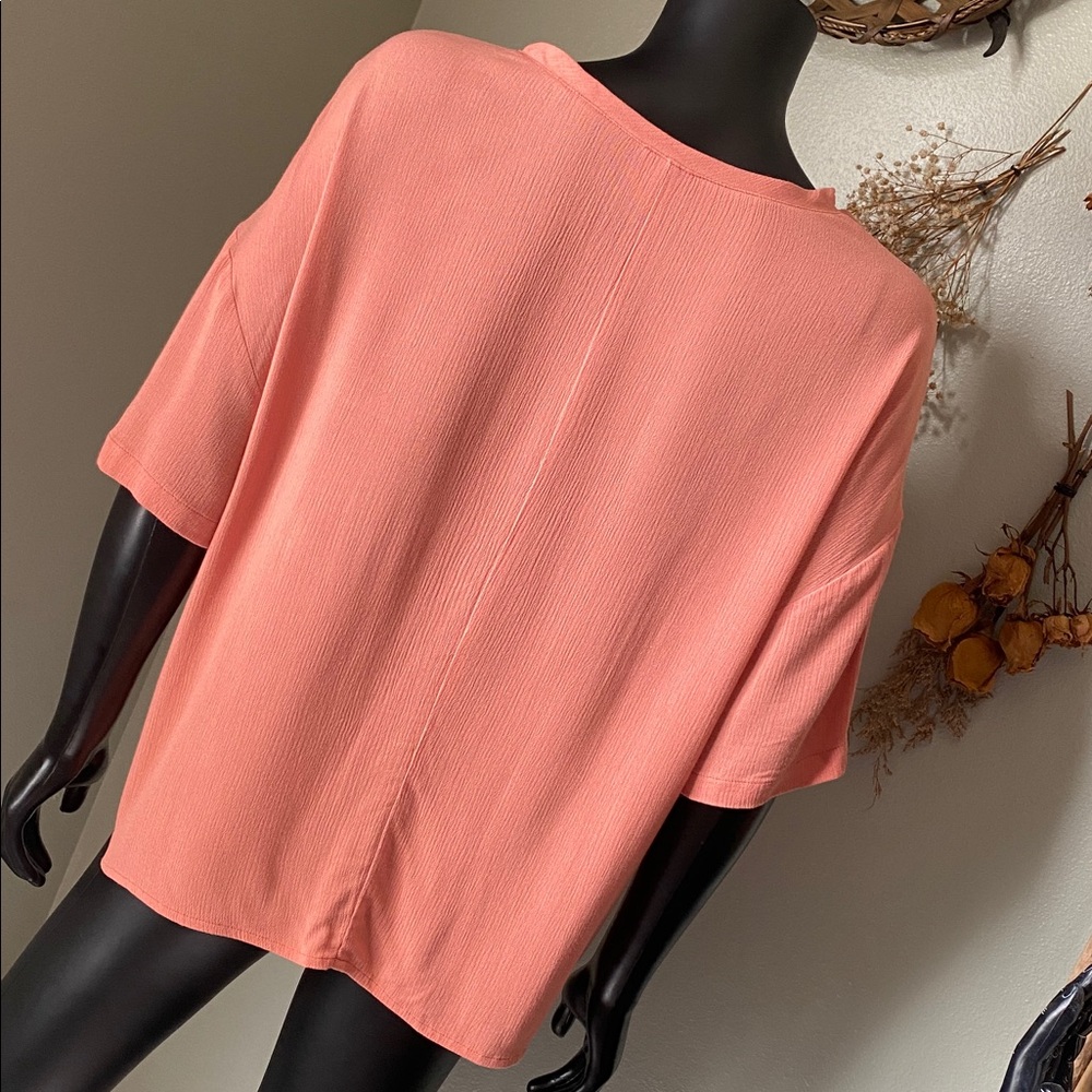Women's Short Sleeve Tee in Coral NWTs - Picture 7 of 11